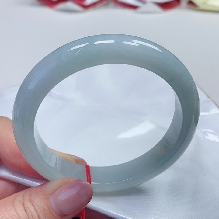 翡翠手镯未镶嵌缅甸翡翠