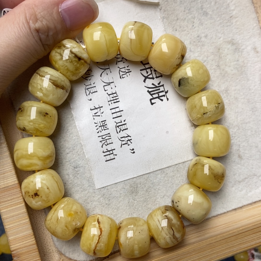 蜜蜡未镶嵌珠宝奇石56