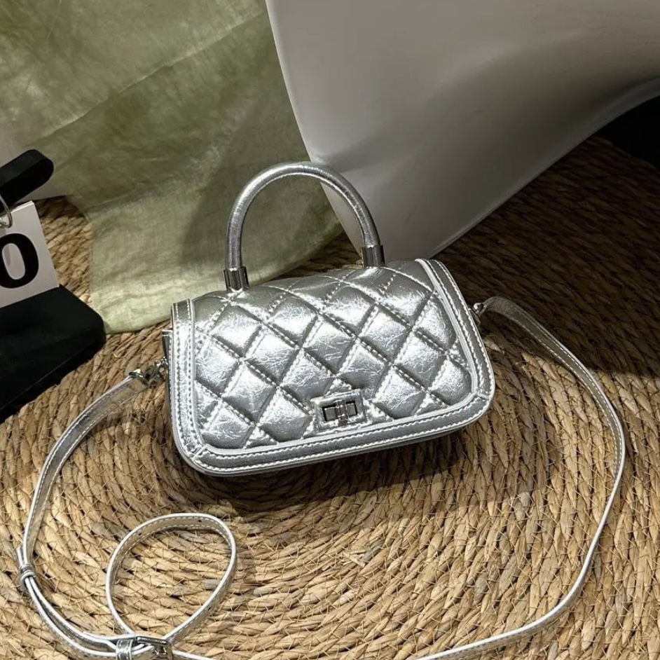 轻奢百搭高级感气质时尚斜挎女士包白新品A55