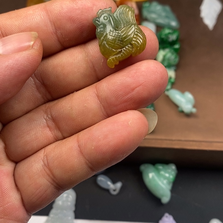 翡翠未镶嵌颈饰翡翠