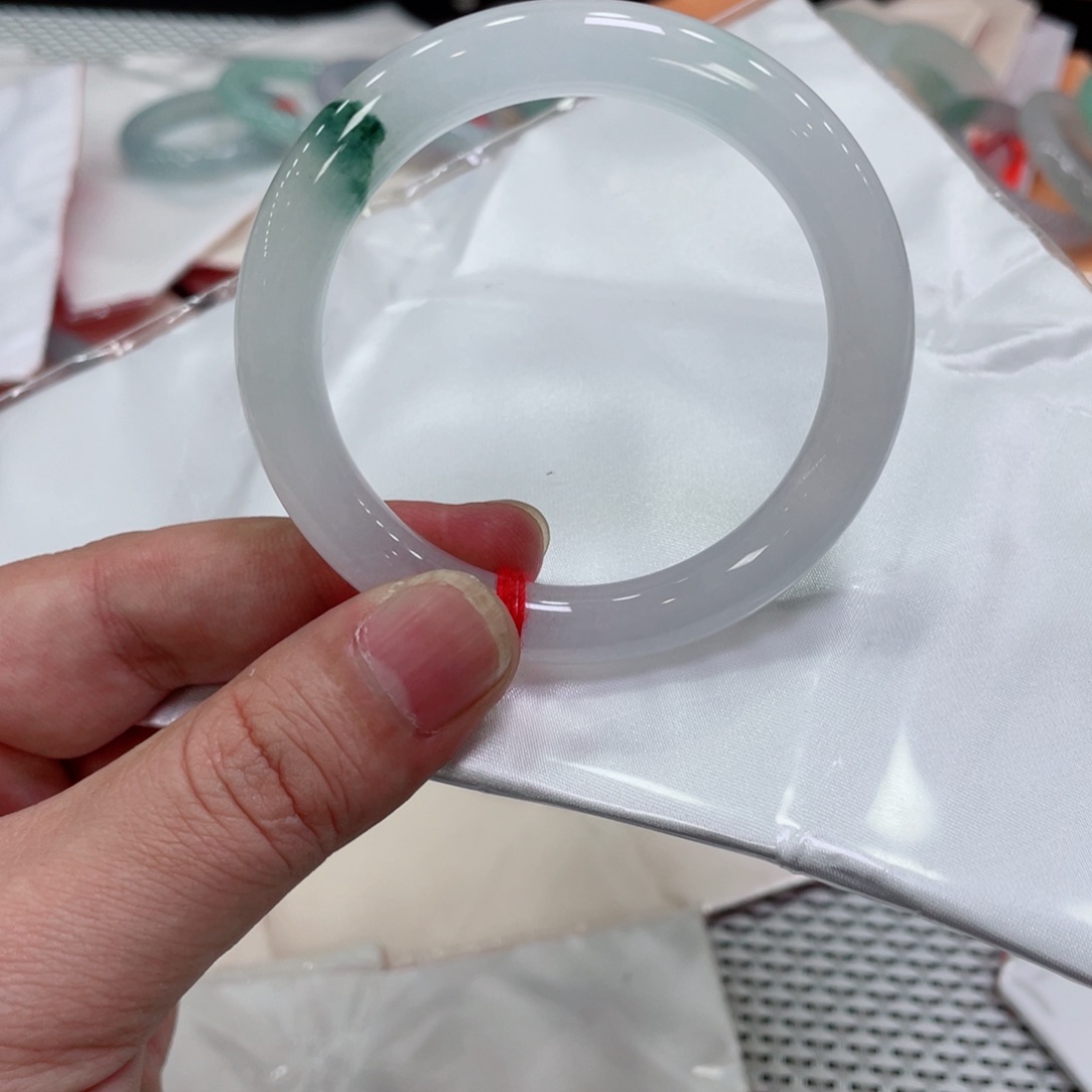 小***宙翡翠未镶嵌手镯翡翠