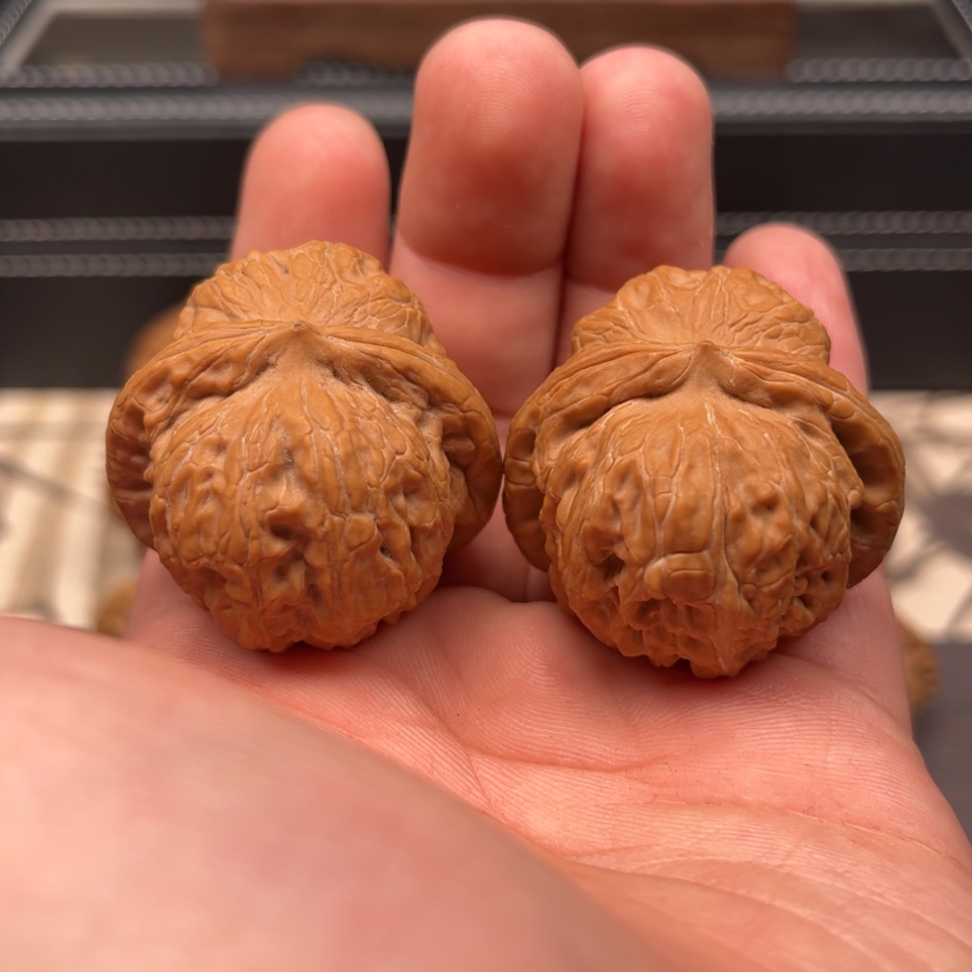 文玩核桃吊坠大*40元宝