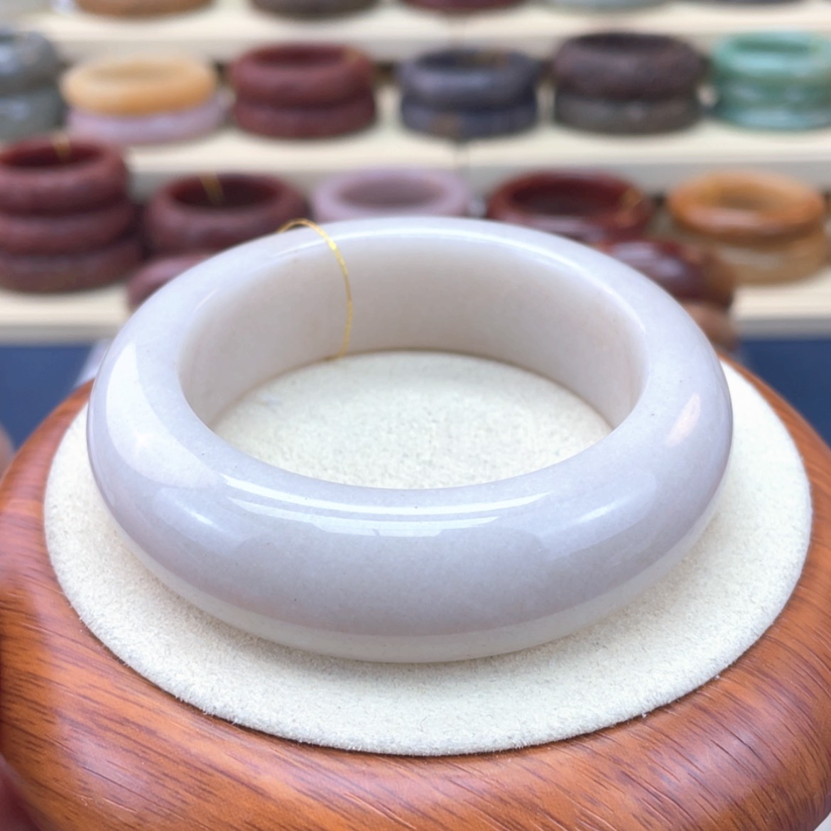 【闪购商品】石英质玉手镯未镶嵌