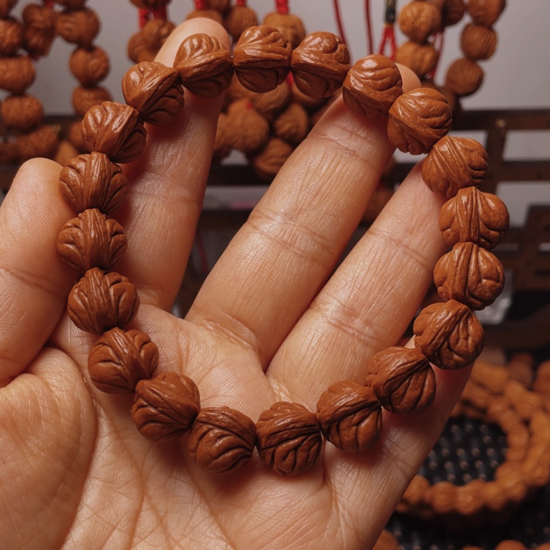 木质类龙纹桃枭手串