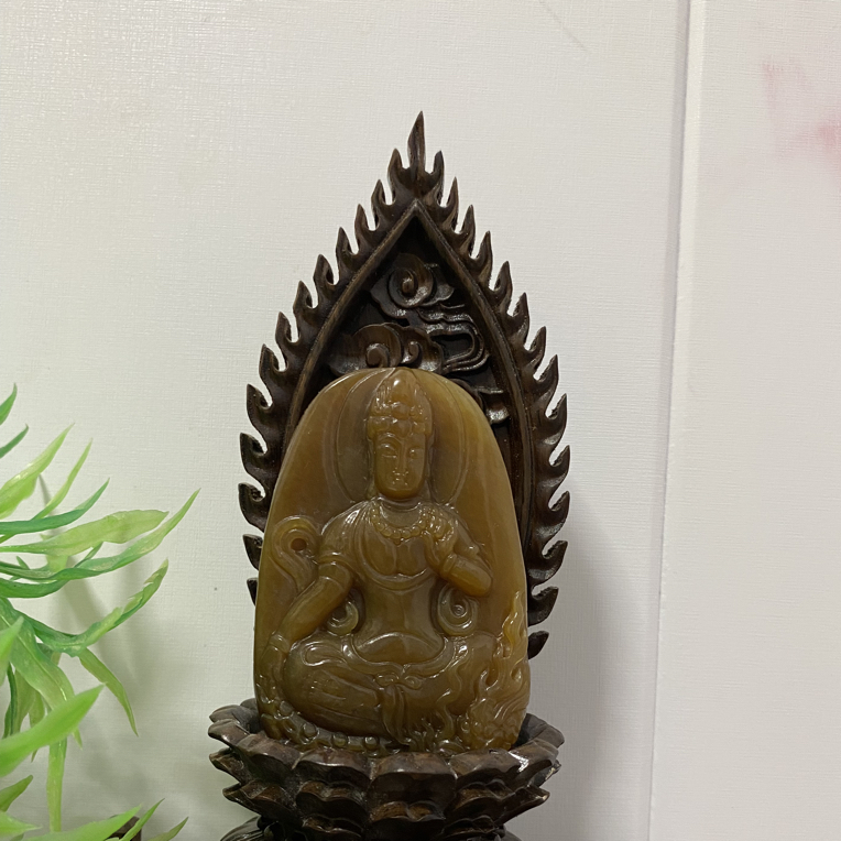 新疆和田玉且末红糖观音小摆件