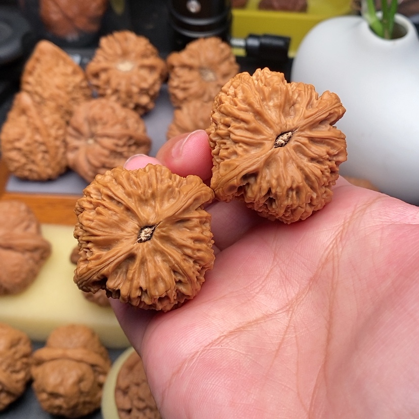 【闪购商品】文玩核桃把件.**.南江全品40