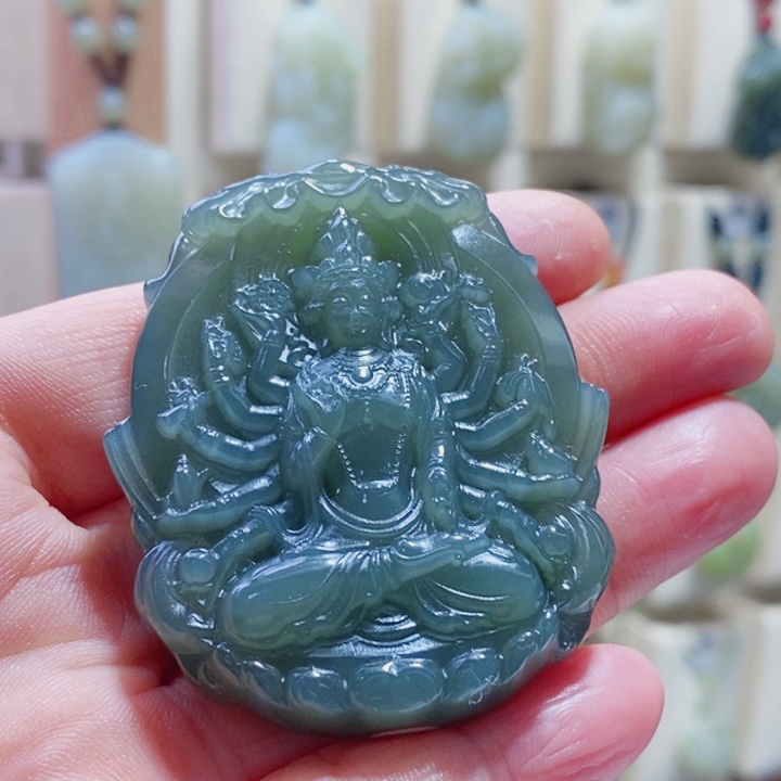 三***哥和田玉未镶嵌颈饰