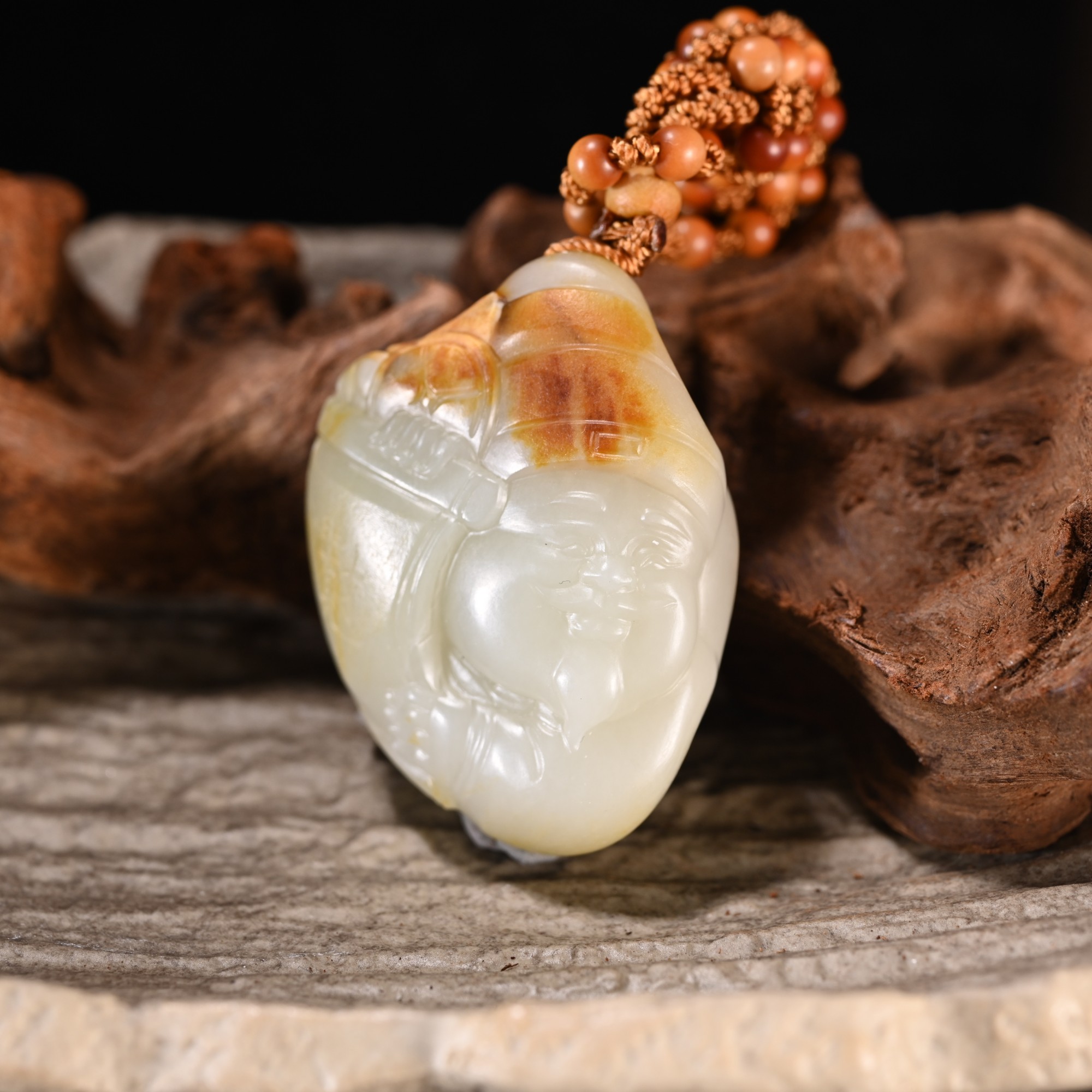 LOT8809 25YU103207和田玉财神挂件【籽】/匡时