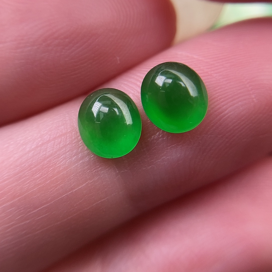 定制翡翠未镶嵌某****?翡翠