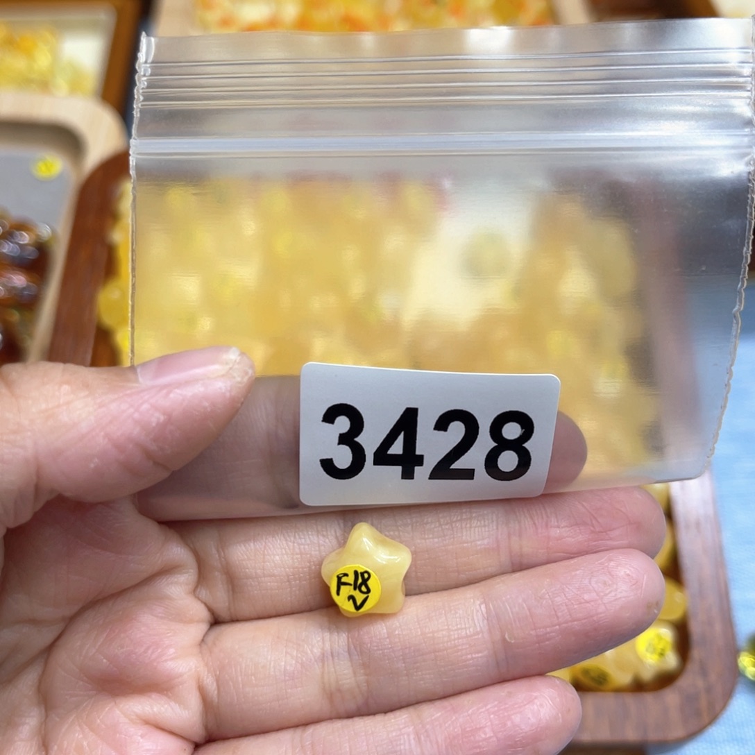 琥珀颈饰未镶嵌蜜蜡