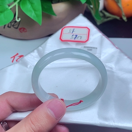 翡翠手镯未镶嵌柠**檬贵妃