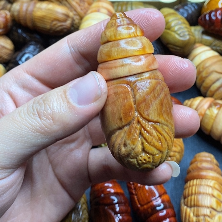 松木琥珀木文玩把件