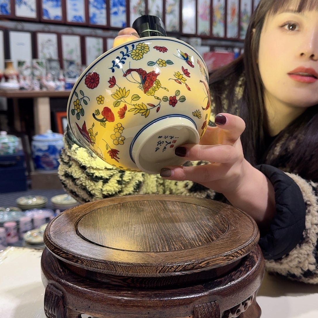 瓷摆件///////景德镇陶瓷瓷器。16厘米。