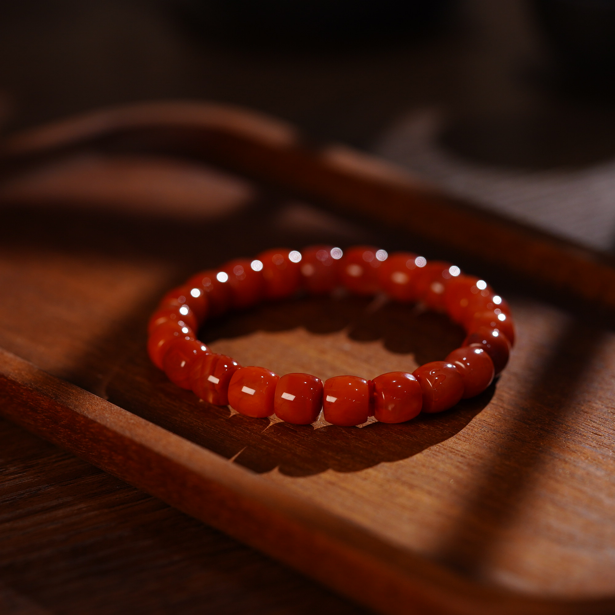 【缺货】南红直切手串 9*8 LSZ0104