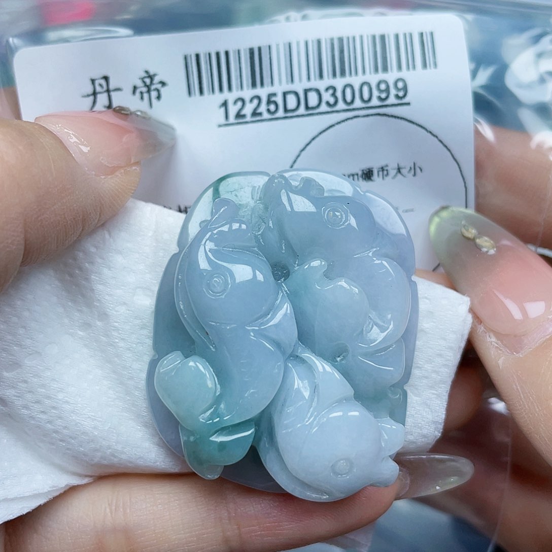 吊坠(不含链)未镶嵌翡翠