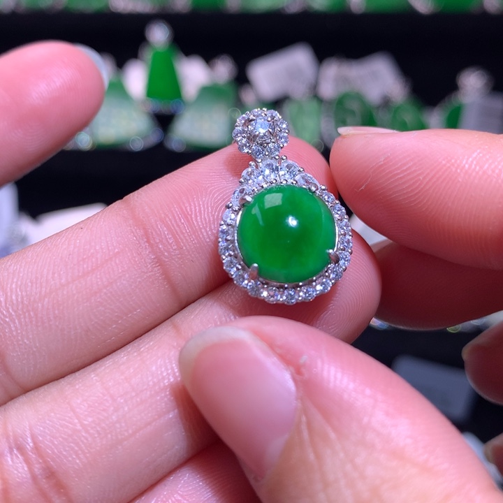 【闪购商品】颈饰银S925镶嵌翡翠