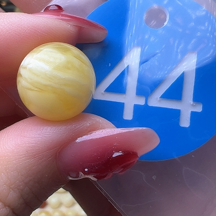 蜜蜡裸石未镶嵌微瑕 13.3mm 虎皮 圆珠