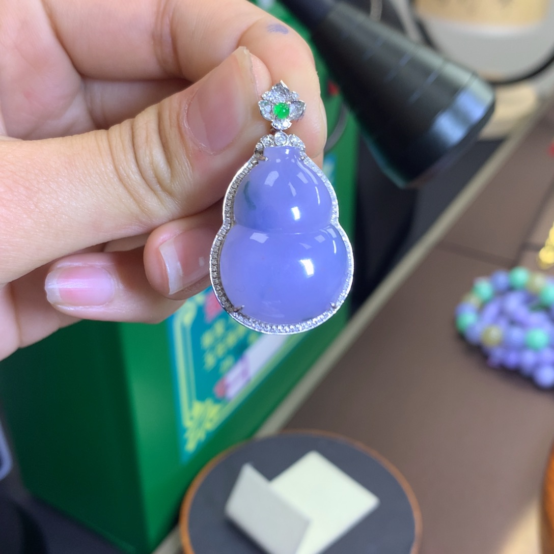 翡翠颈饰18K金镶嵌翡翠