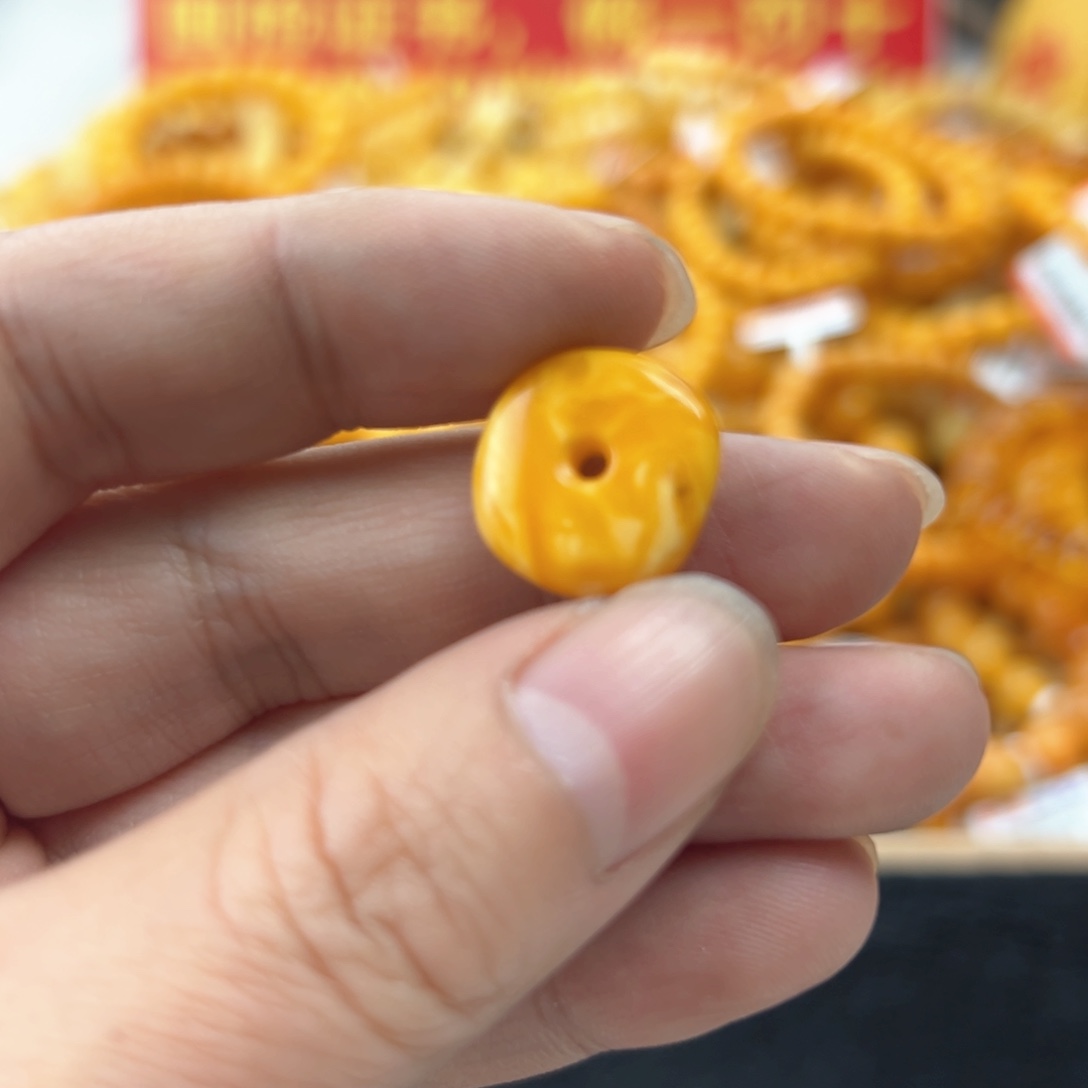 琥珀珠宝奇石未镶嵌