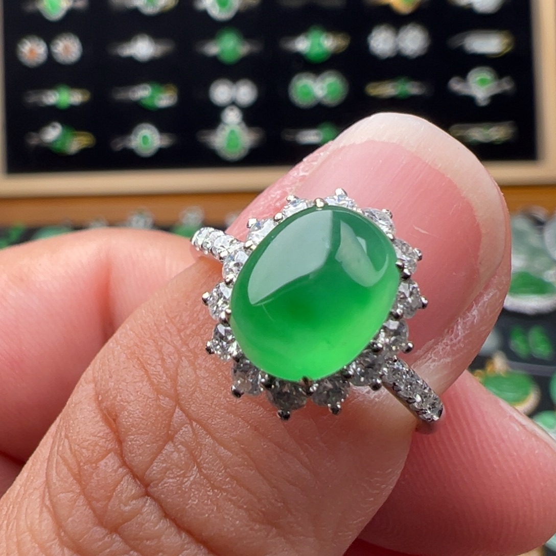 翡翠18K金镶嵌戒指蛋面8.8