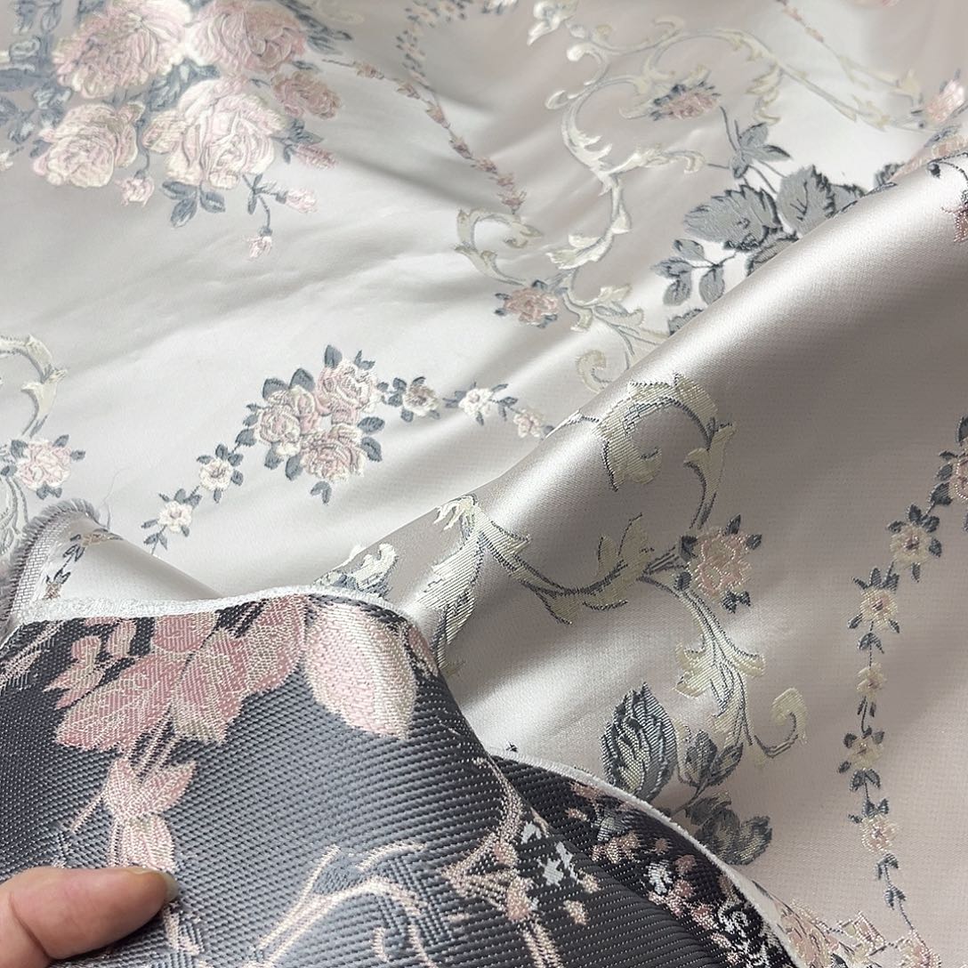 混纺灰粉提花1.5米。 