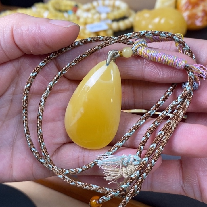 未镶嵌琥珀裸石水滴