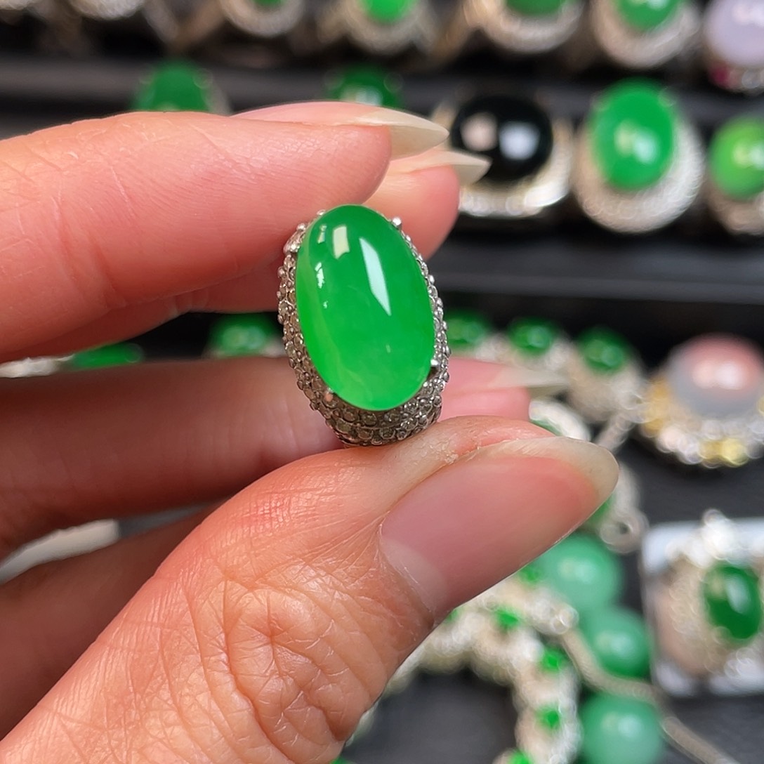 定制翡翠未镶嵌老*戒指