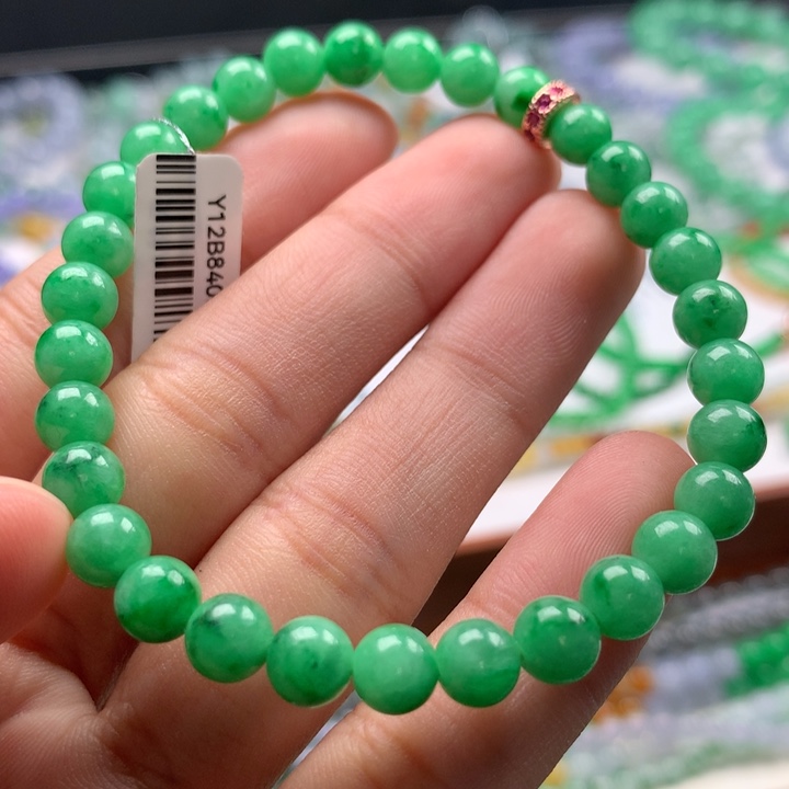 翡翠手镯未镶嵌卡