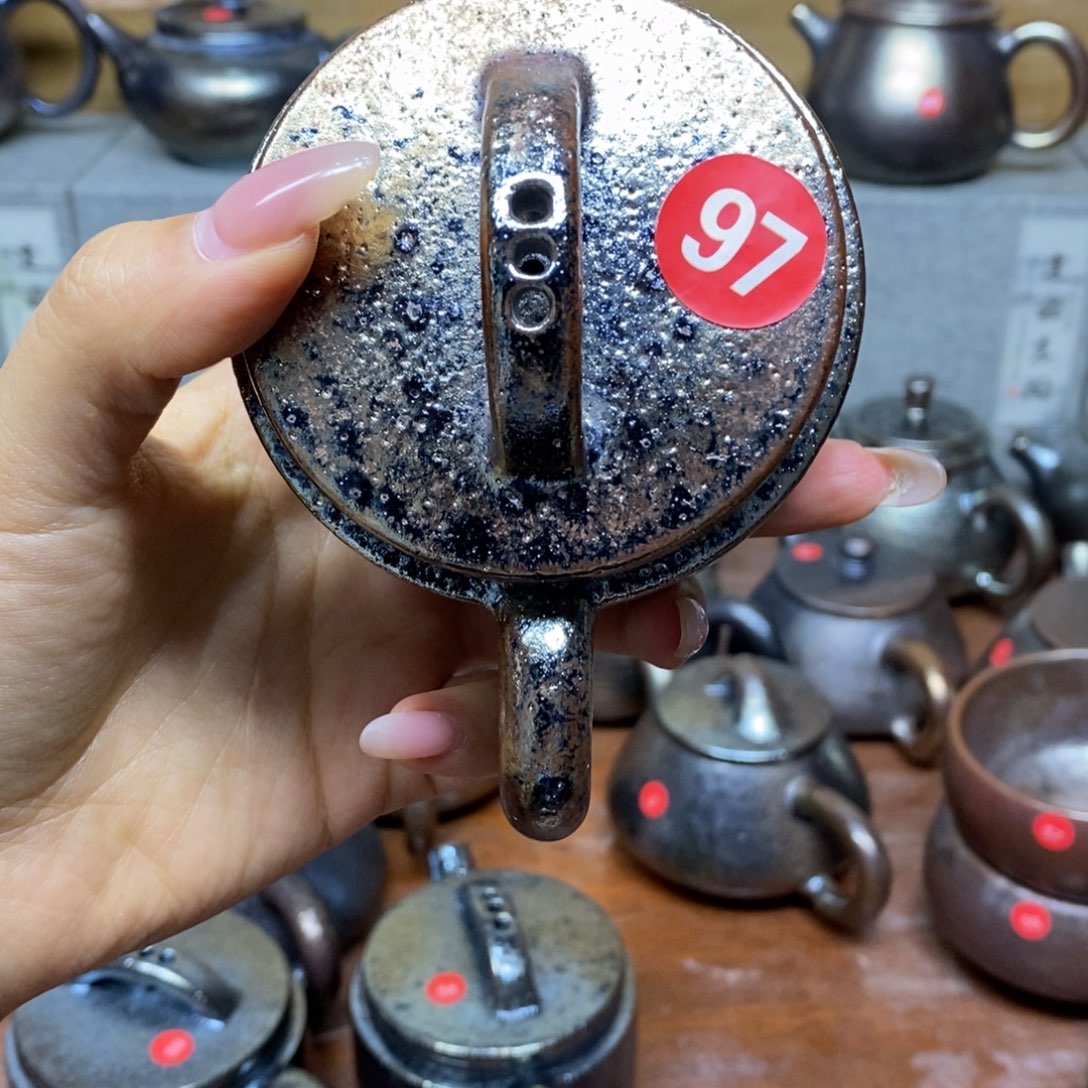 鸮***鹏云南建水紫陶柴烧壶