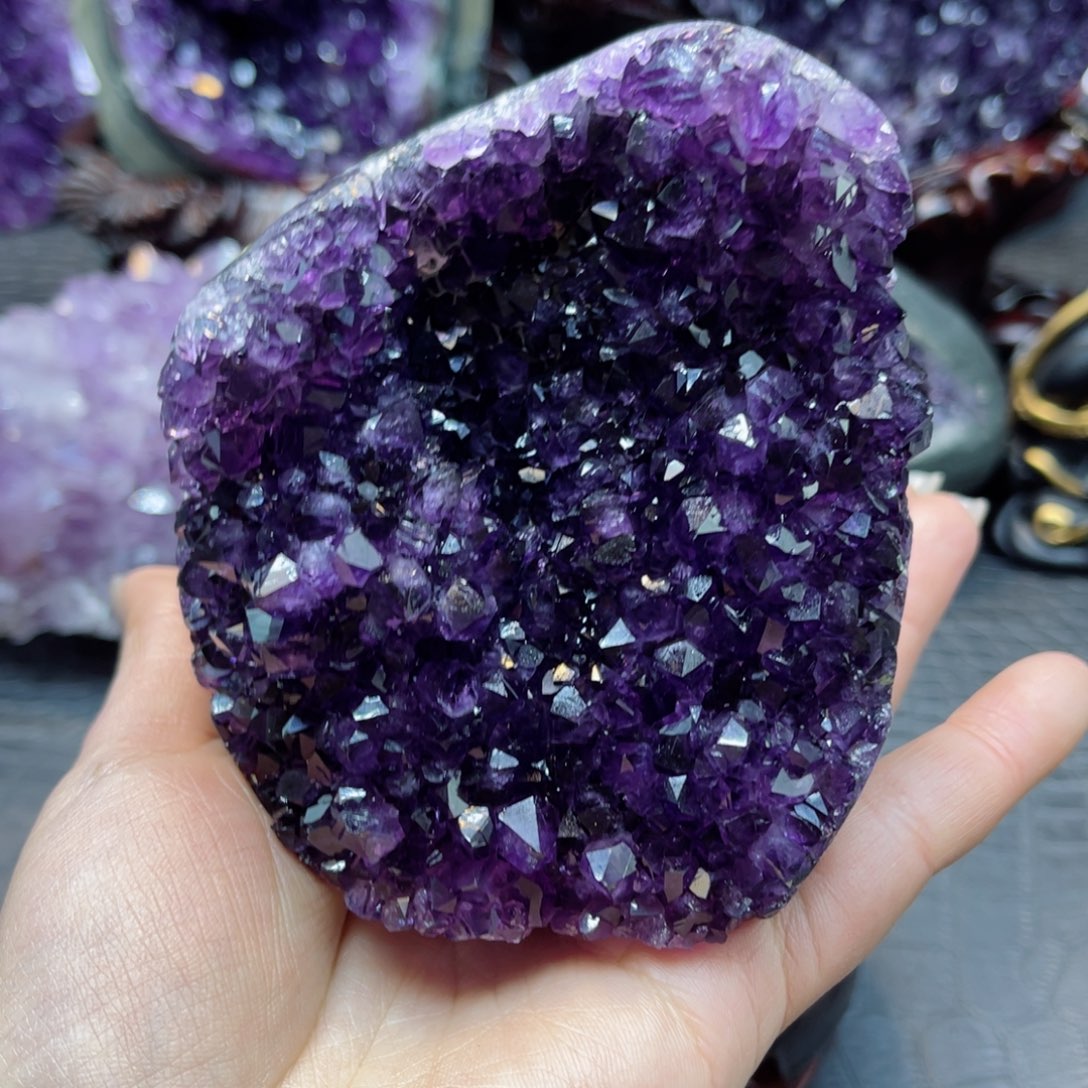 紫晶大型摆件（非配饰）未镶嵌