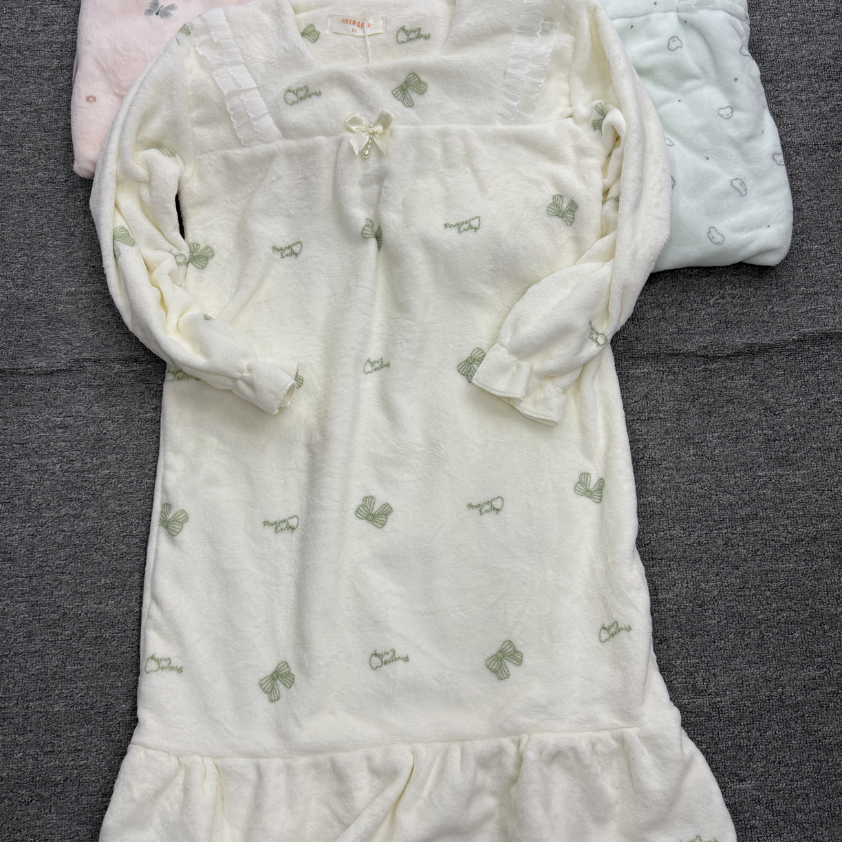 衣佳依加厚珊瑚绒法兰绒长袖睡裙家居服