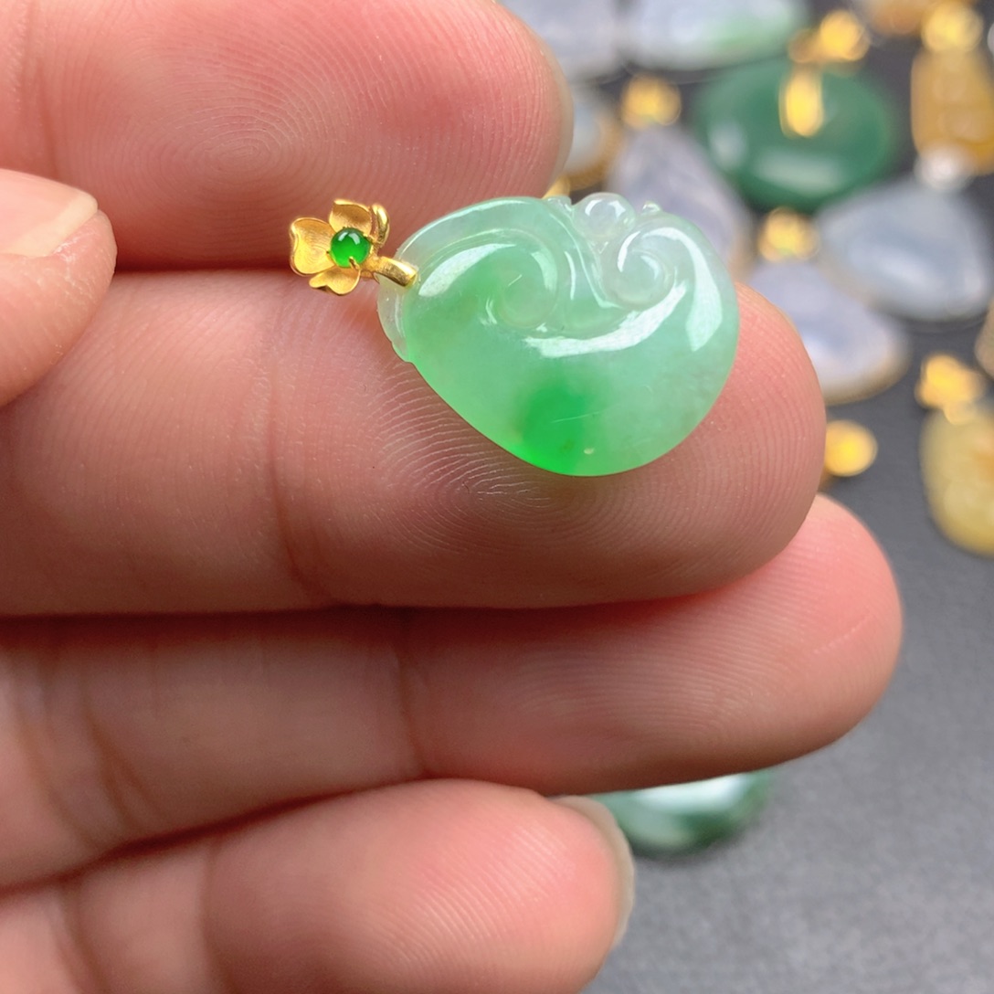 【闪购商品】颈饰18K金镶嵌翡翠翡翠