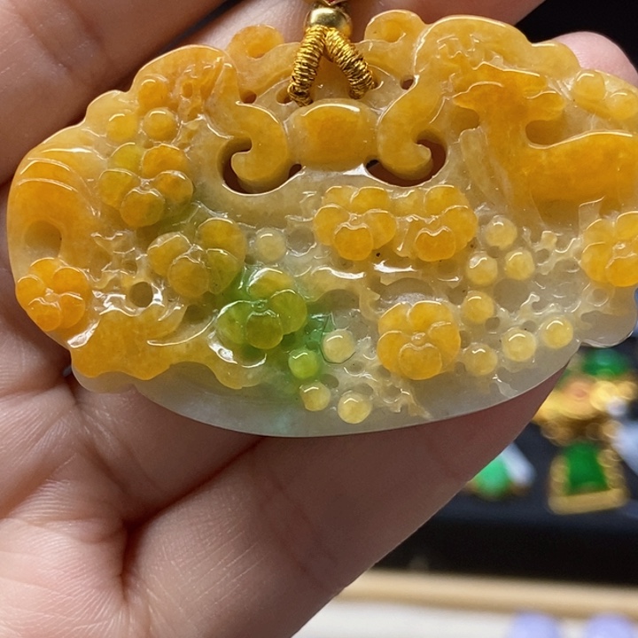 翡翠未镶嵌颈饰吊坠