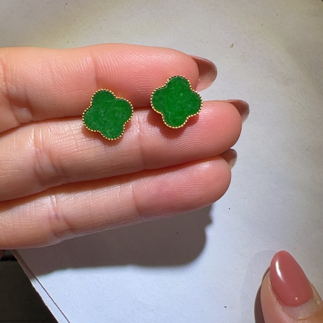 翡翠颈饰18K金镶嵌耳钉