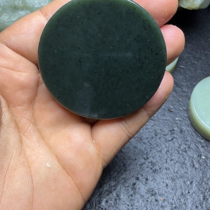 和田玉（糖玉）未镶嵌珠宝奇石