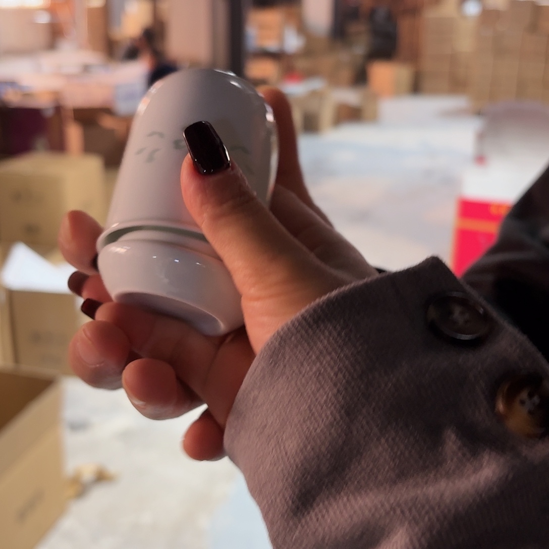 景德镇牙签桶一个微瑕