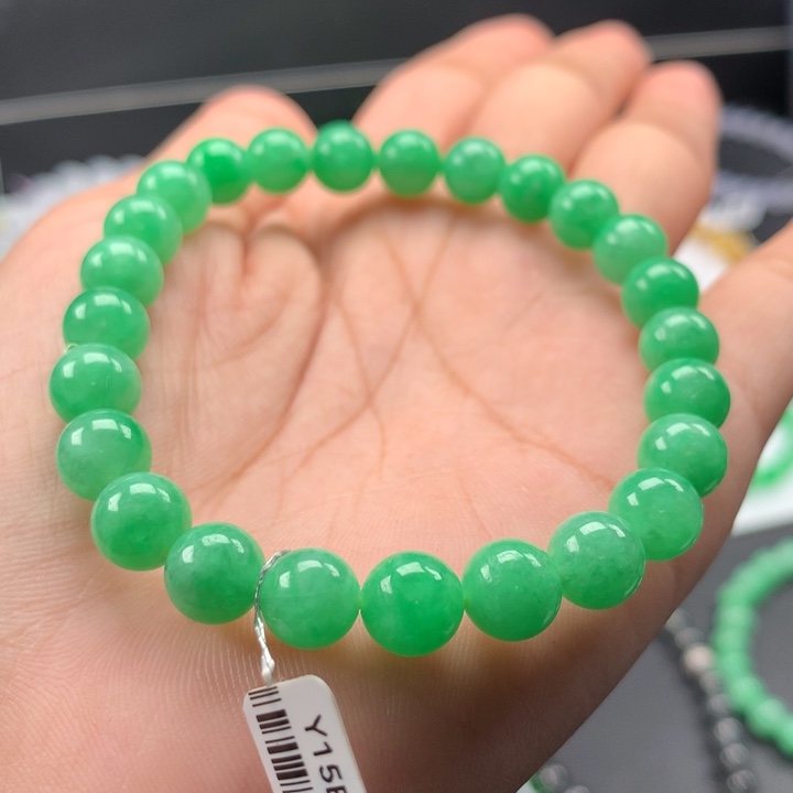 翡翠手镯未镶嵌卡