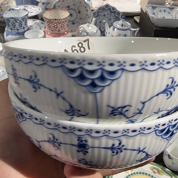 两个面碗面碗面碗
