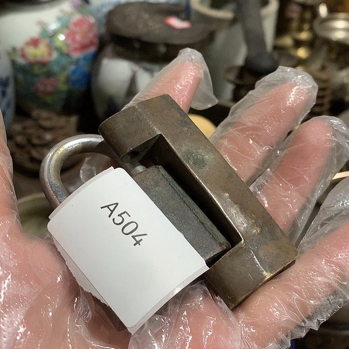 心****瓷片504号工艺品公司