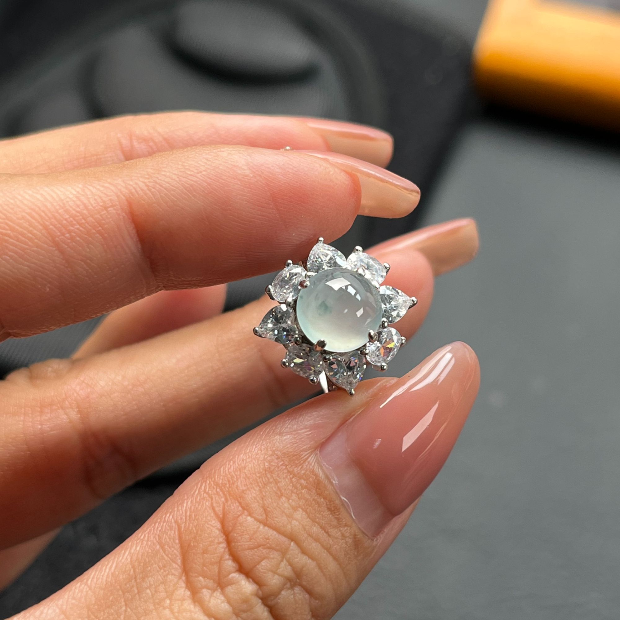 925银镶嵌 缅甸天然翡翠A货 冰种  戒指尺7.9。7.9。3.5