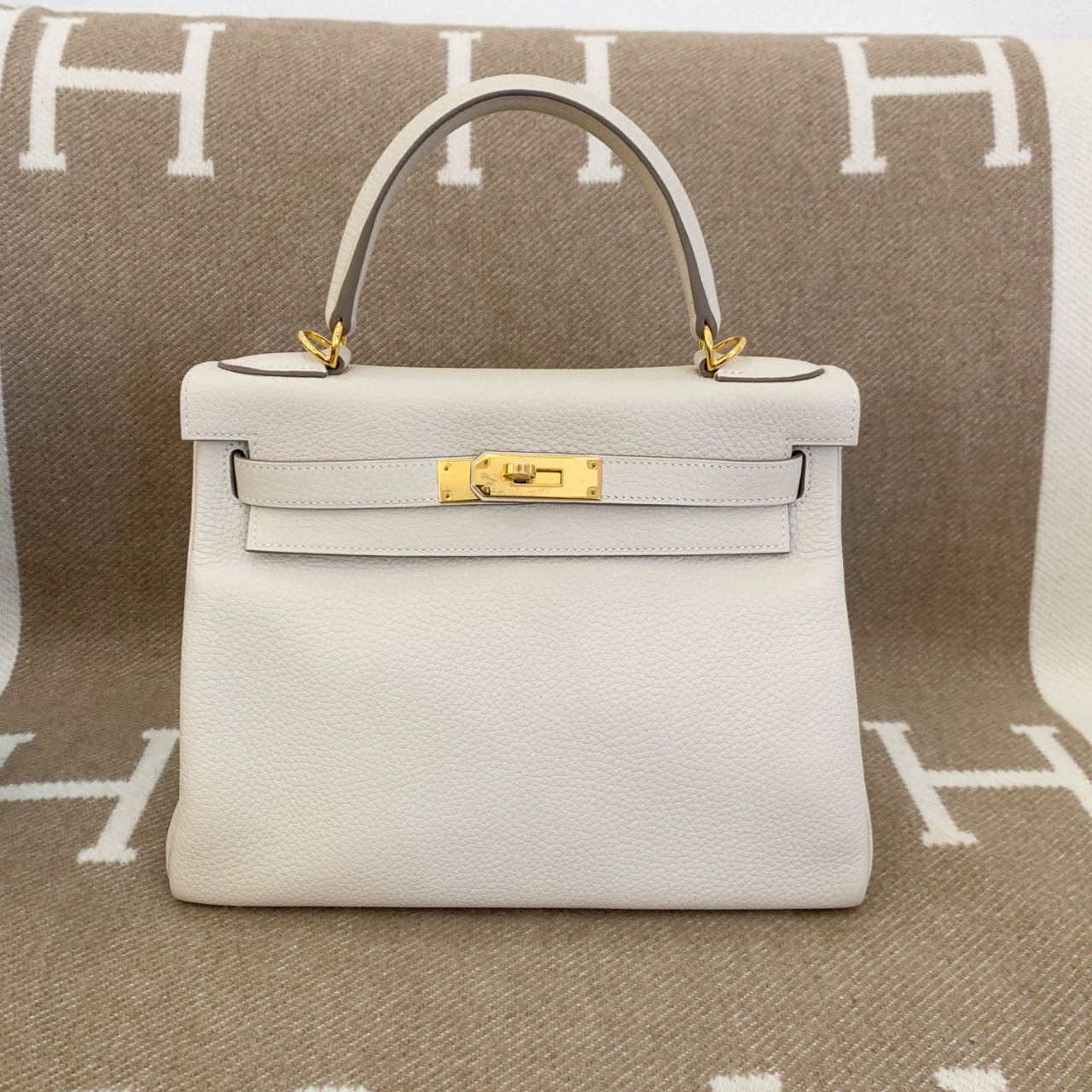 99新 Hermes/爱马仕 Kelly28 奶昔白 金扣 togo Y刻 0114q7
