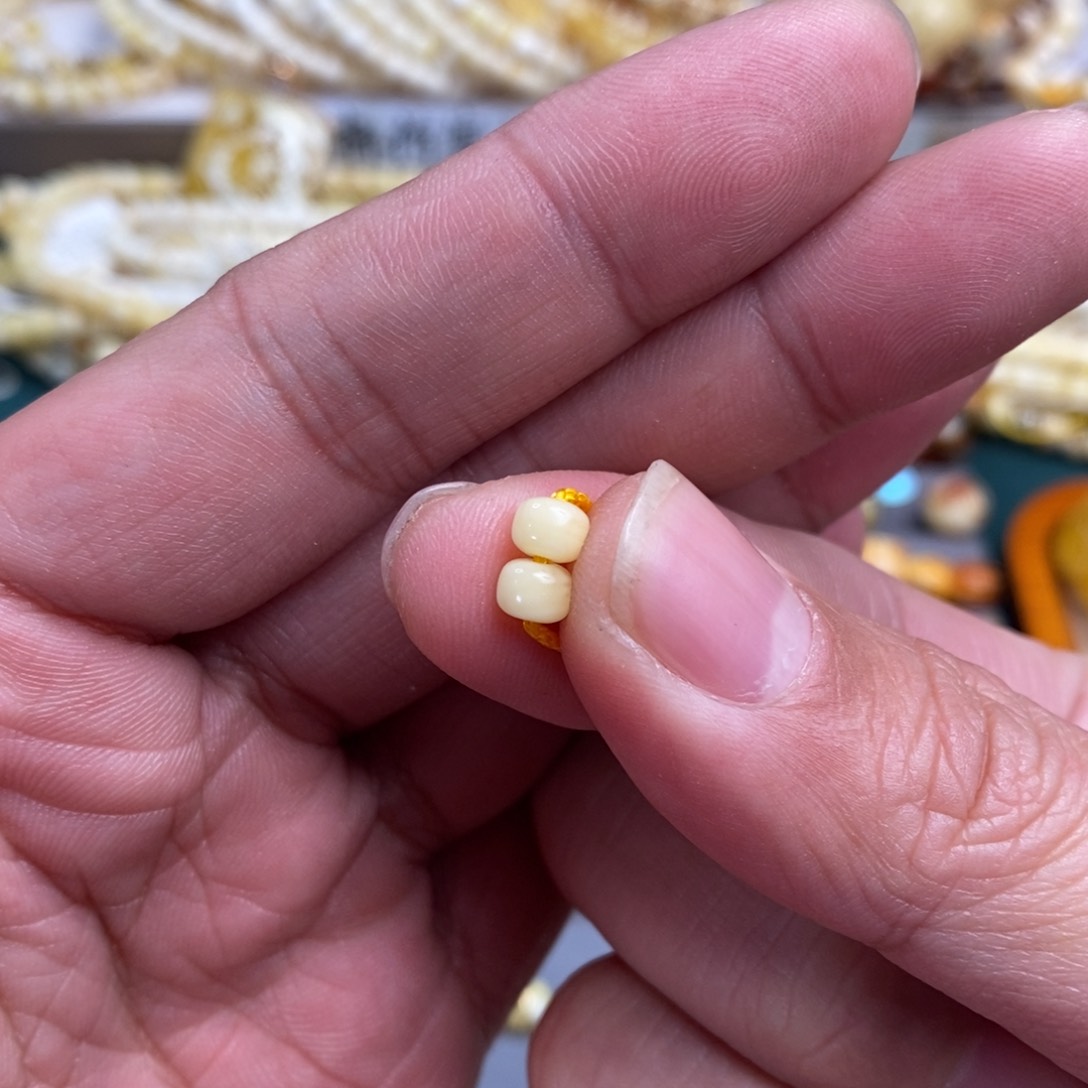 琥珀裸石未镶嵌玖****。5.2mm老型