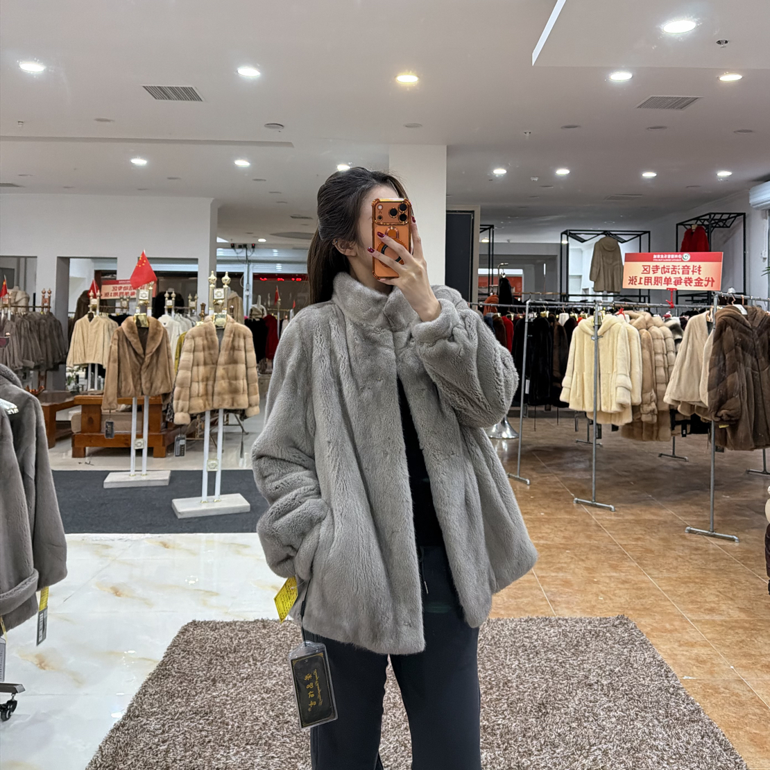 银兰色皇冠天鹅绒二短立领