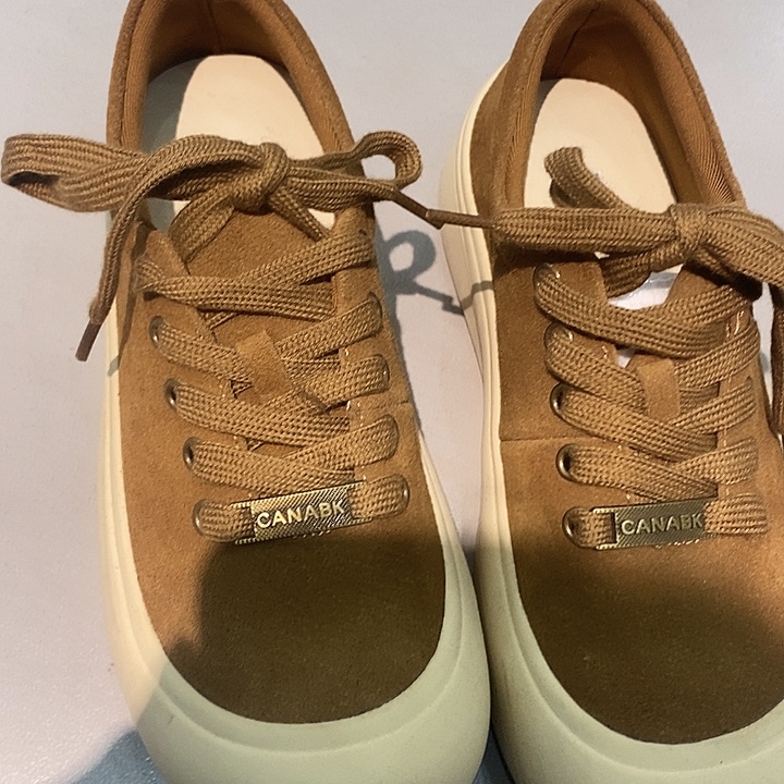 品牌磨砂皮板鞋女款