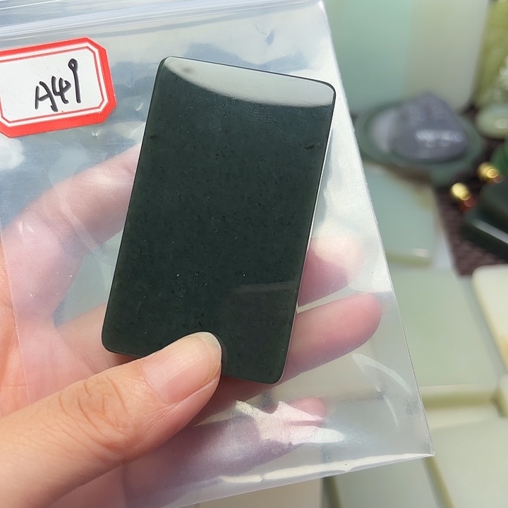 用***8和田玉未镶嵌珠宝半成品