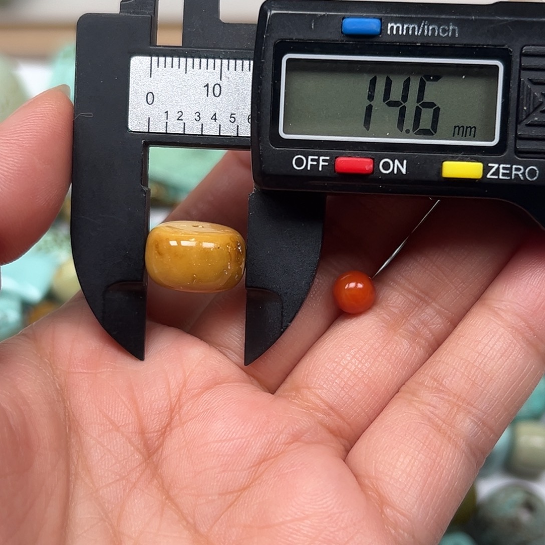 南红玛瑙未镶嵌珠宝奇石