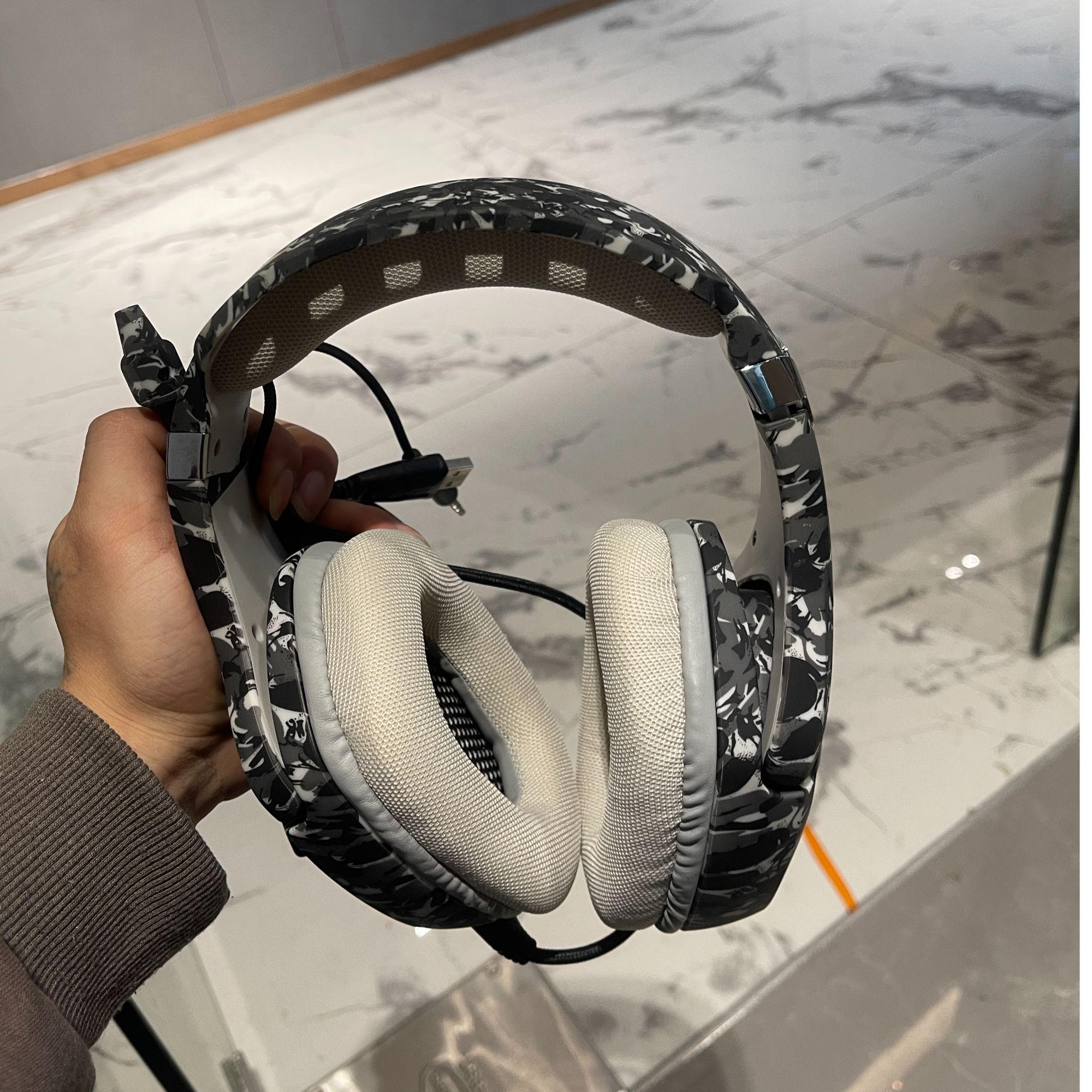 95新  头戴式有线电脑游戏耳机