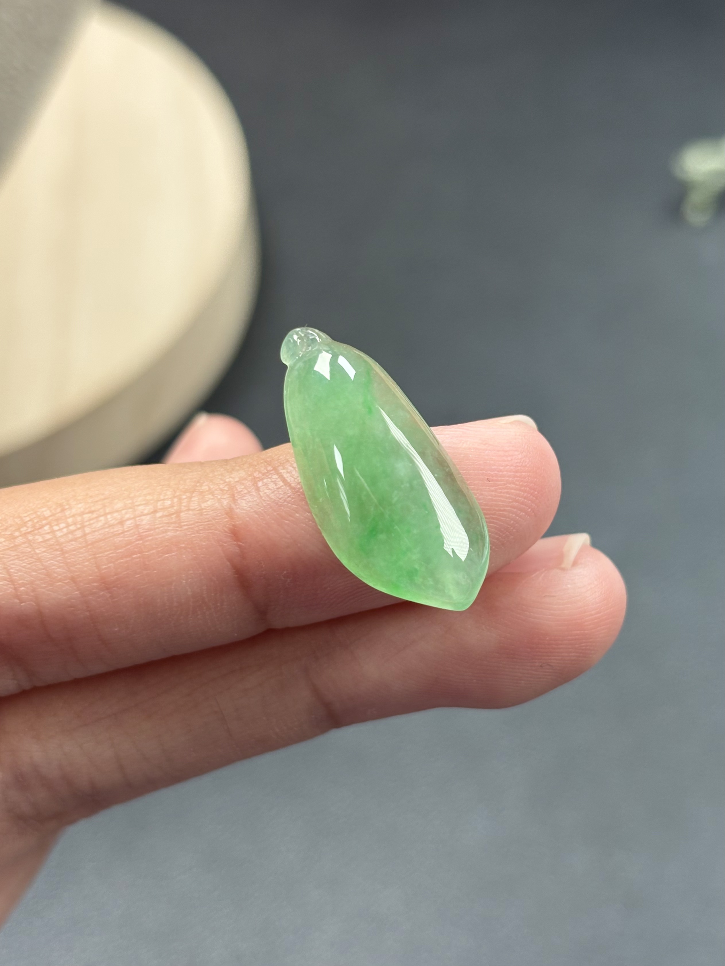 天然A货翡翠冰果绿福瓜
