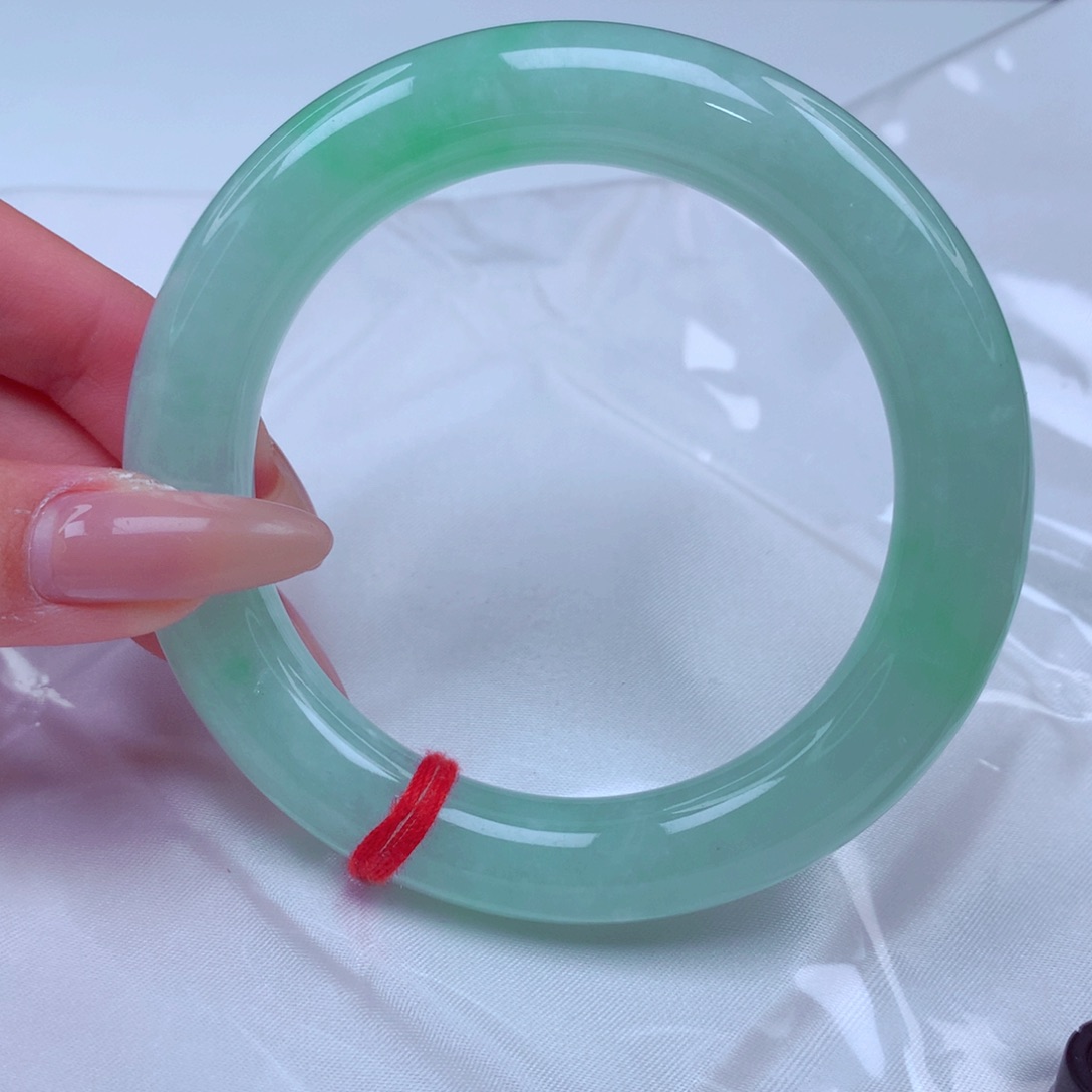 翡翠手镯未镶嵌翡翠57