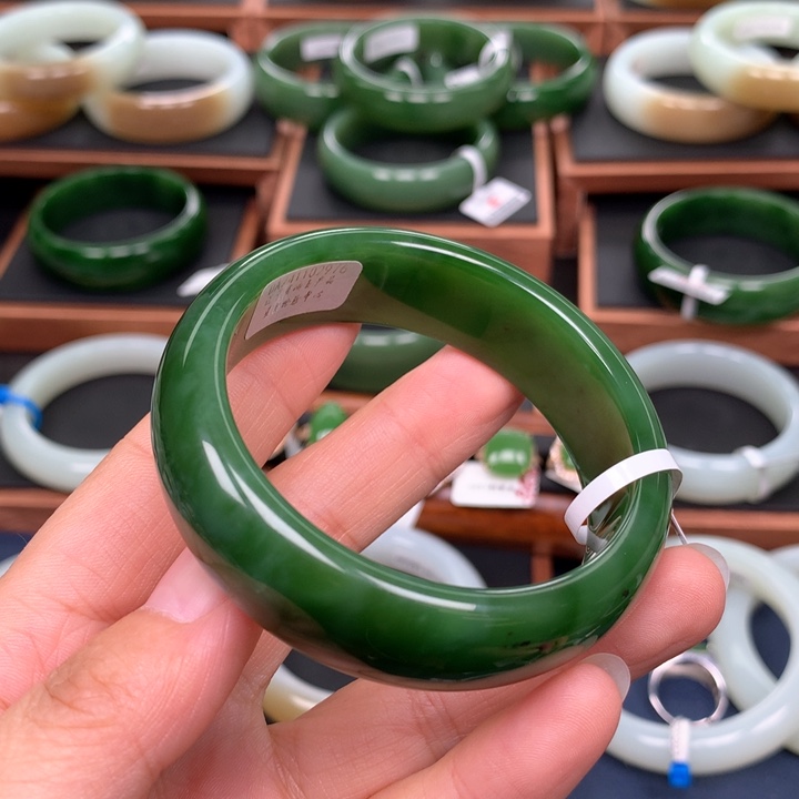 和田玉（碧玉）手镯未镶嵌自*55